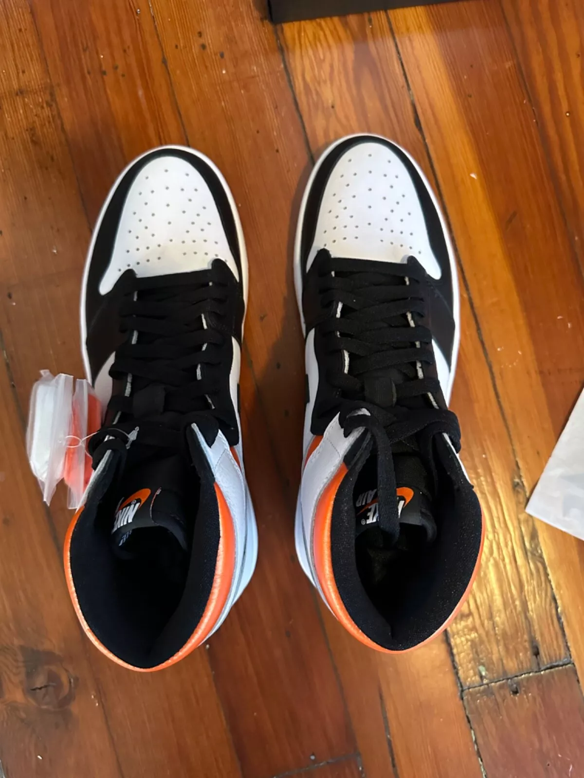 Q3 Air Jordan 1 High OG Electro Orange review Uno 02