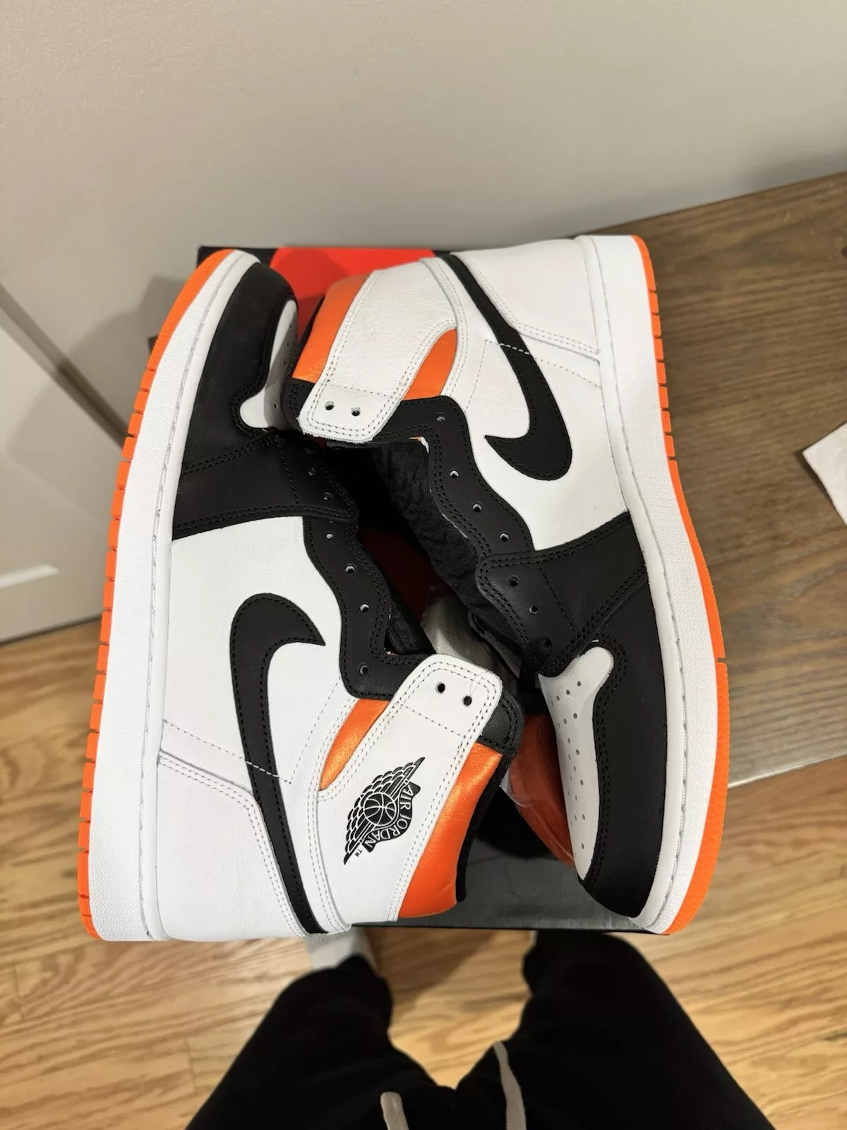 Q3 Air Jordan 1 High OG Electro Orange review Bobbb 02