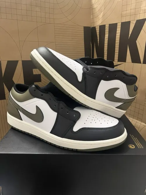 XH Air Jordan 1 Low Black Toe Medium Olive review 