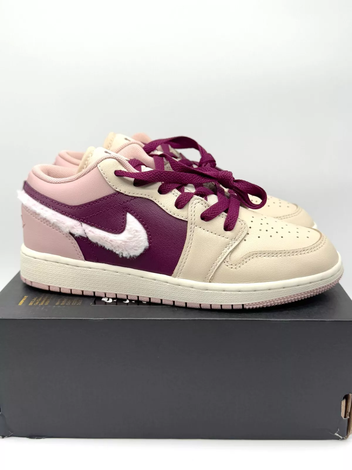 Q3 Air Jordan 1 Low SE GS 'Fur Swoosh' review Mery