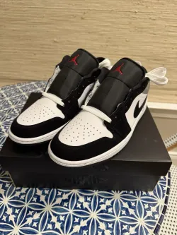 XH Air Jordan 1 Low 'White Fire Red Black Matte Silver' review Min 02