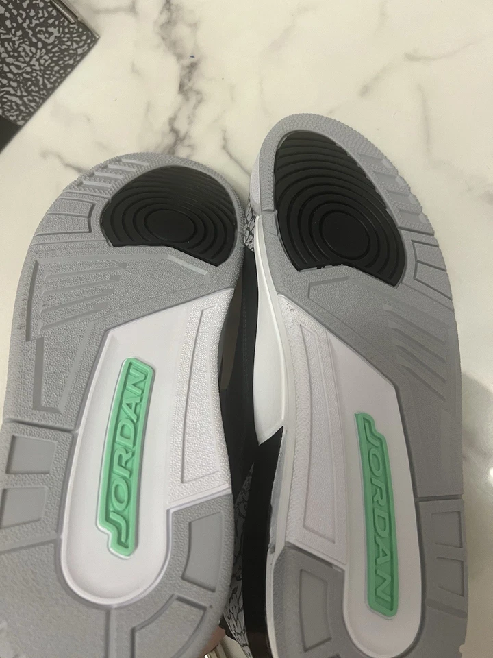 BS Air Jordan 3 "Black/Green Glow" review Jelly 02