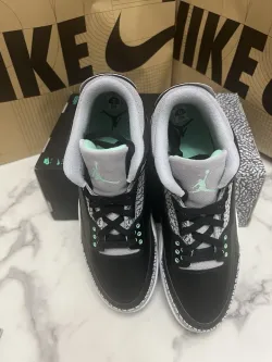 BS Air Jordan 3 "Black/Green Glow" review Jelly 01