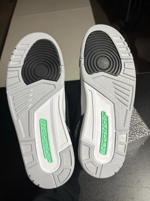 Air Jordan 3 Retro 'Green Glow' review 