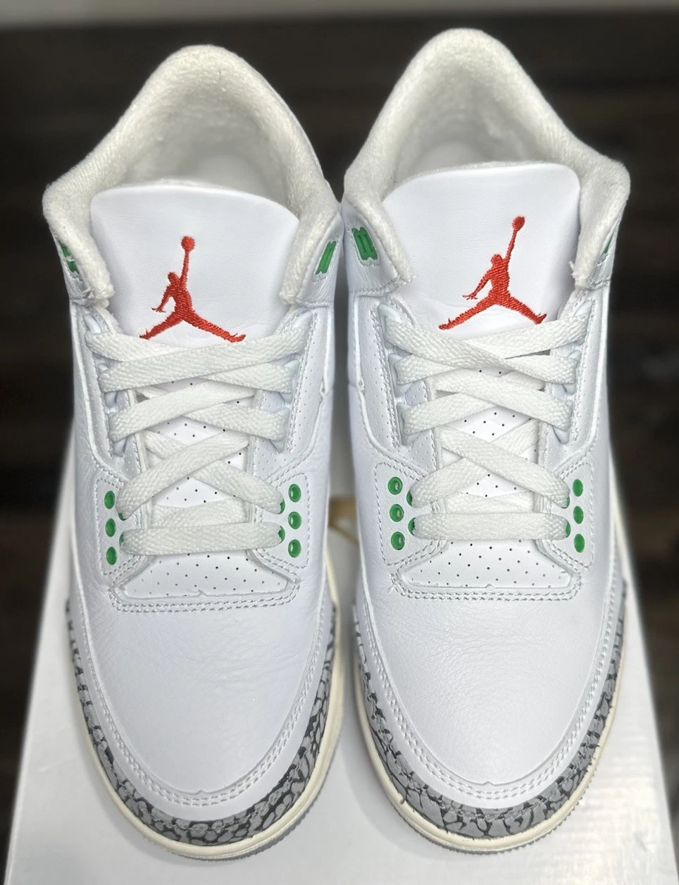 LS Air Jordan 3 WMNS “Lucky Green” review Bike 02
