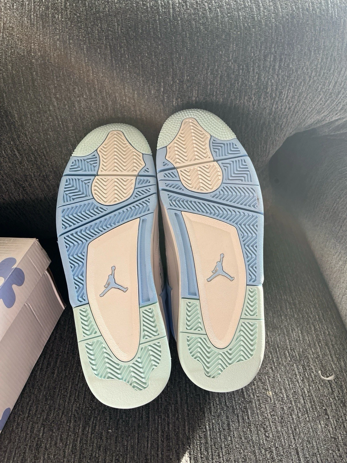 XH Air Jordan 4 Retro Forget Me Not review Bober 02