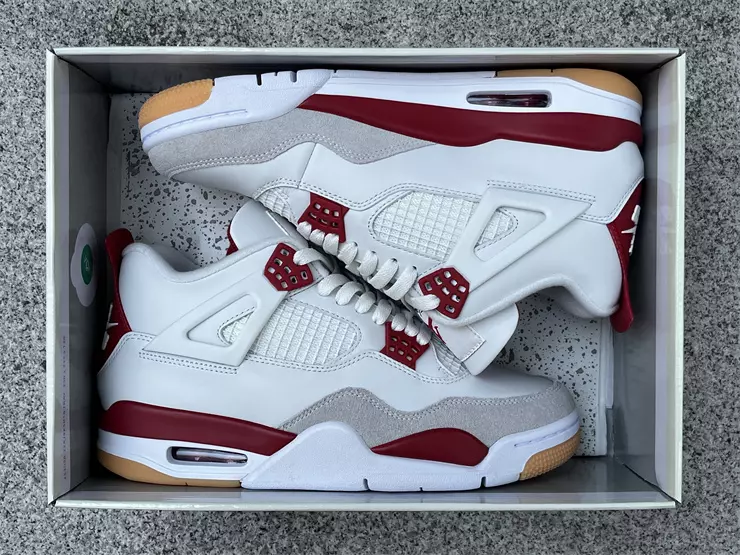 OG Batch Nike SB x Air Jordan 4 Retro SP 'Varsity Red' review LIon 01