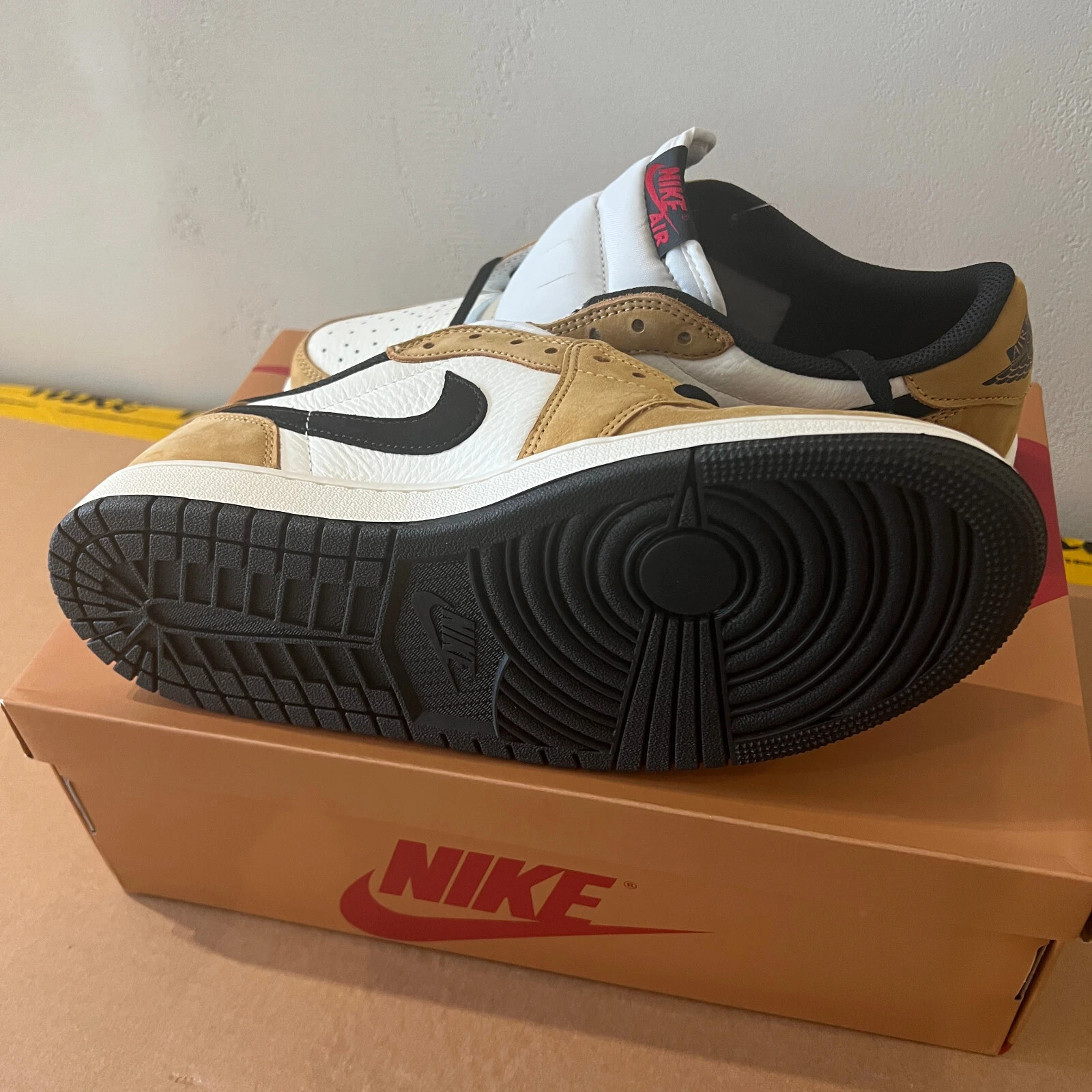XH Air Jordan 1 Retro Low OG Rookie of the Year review Ure 01