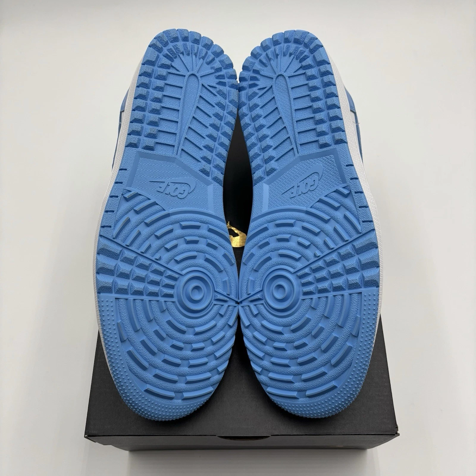 Q3 Air Jordan 1 Low University Blue review CCC 01