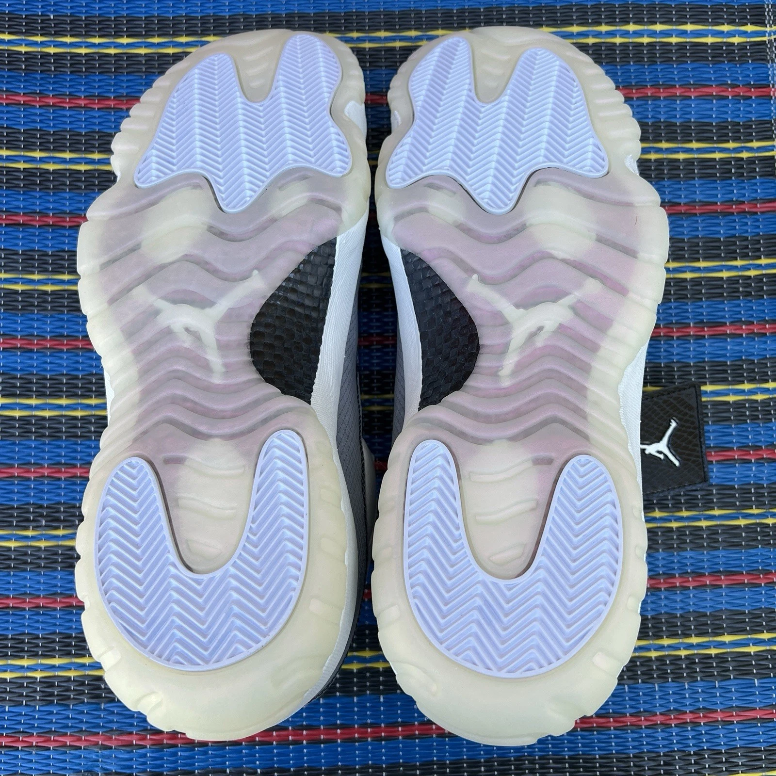 XP Air Jordan 11 Low “Snakeskin” review Hling 02