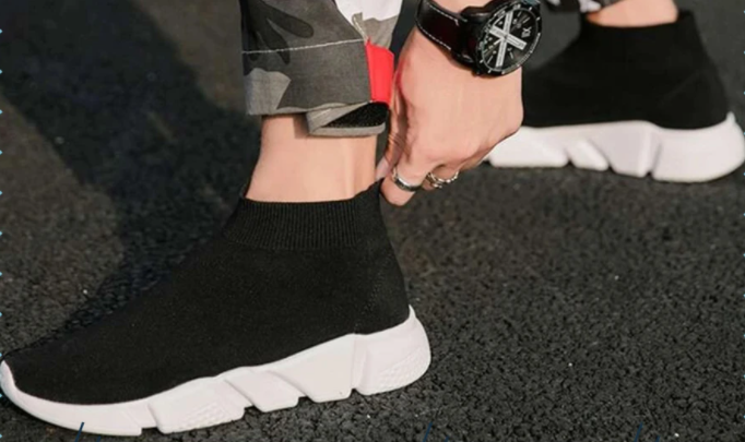 Learn more about the differences and materials of the Balenciaga Speed Runner Sneakers' many styles