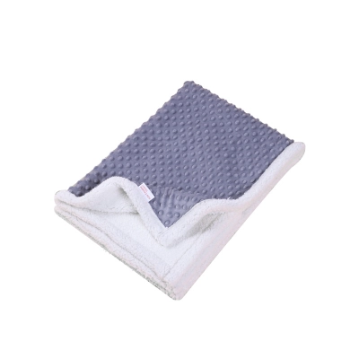 Warm Dog Bed Blanket 01