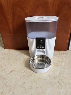 Automatic Cat Feeder With Wide Angle Hd Camera 3L review D. Wicklund 04