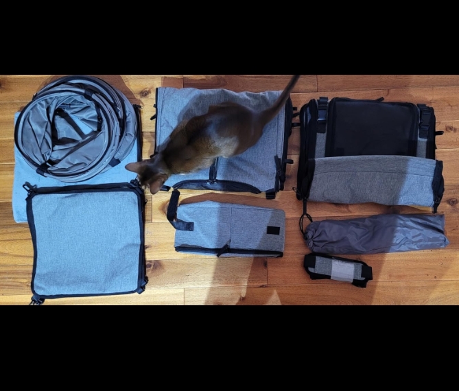 Moysoon Cat Dog Travel Tunnel Bag review atmj 03