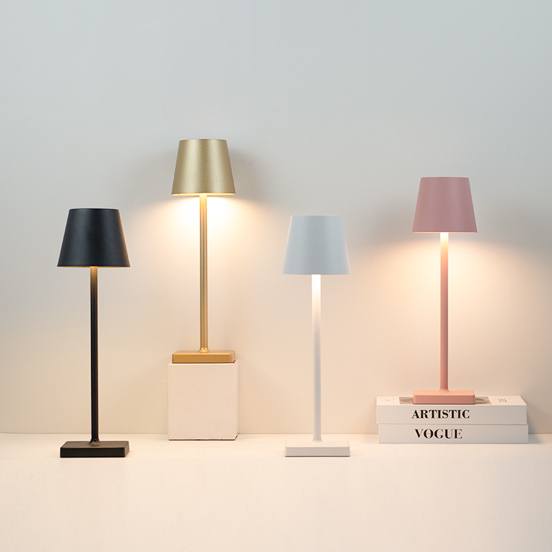 Getglow Modern Touch-activated Charging Desk Lamp
