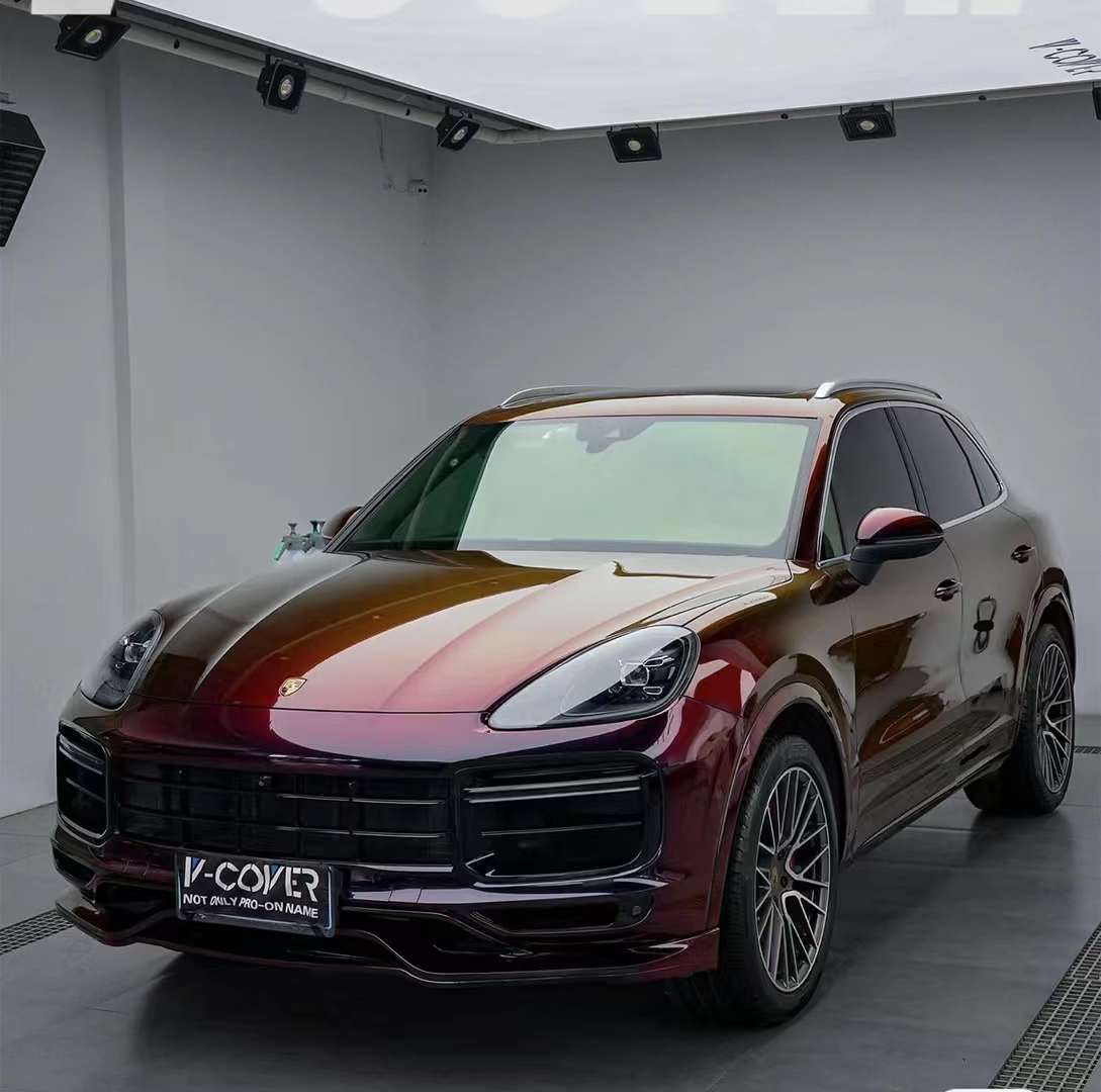 Gloss Ambilight Shifting Red to Black Car Vinyl Wrap