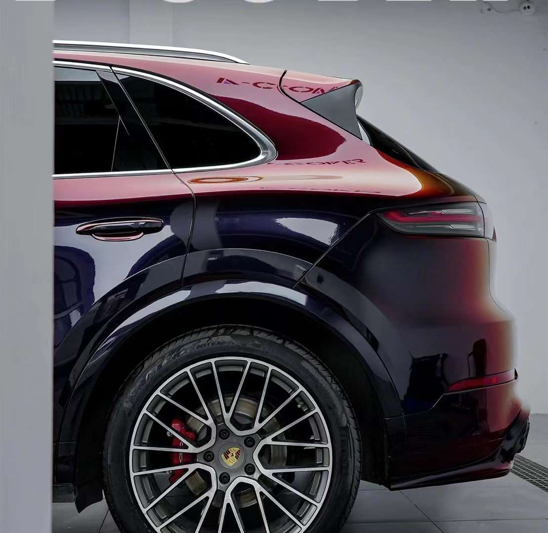 Gloss Ambilight Shifting Red to Black Car Vinyl Wrap