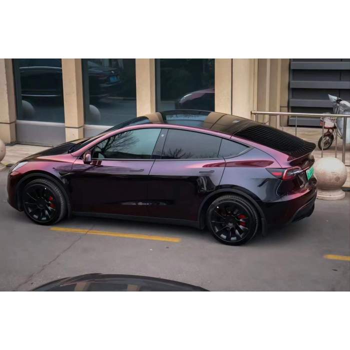 Gloss Shifting Red to Black Car Wrap 