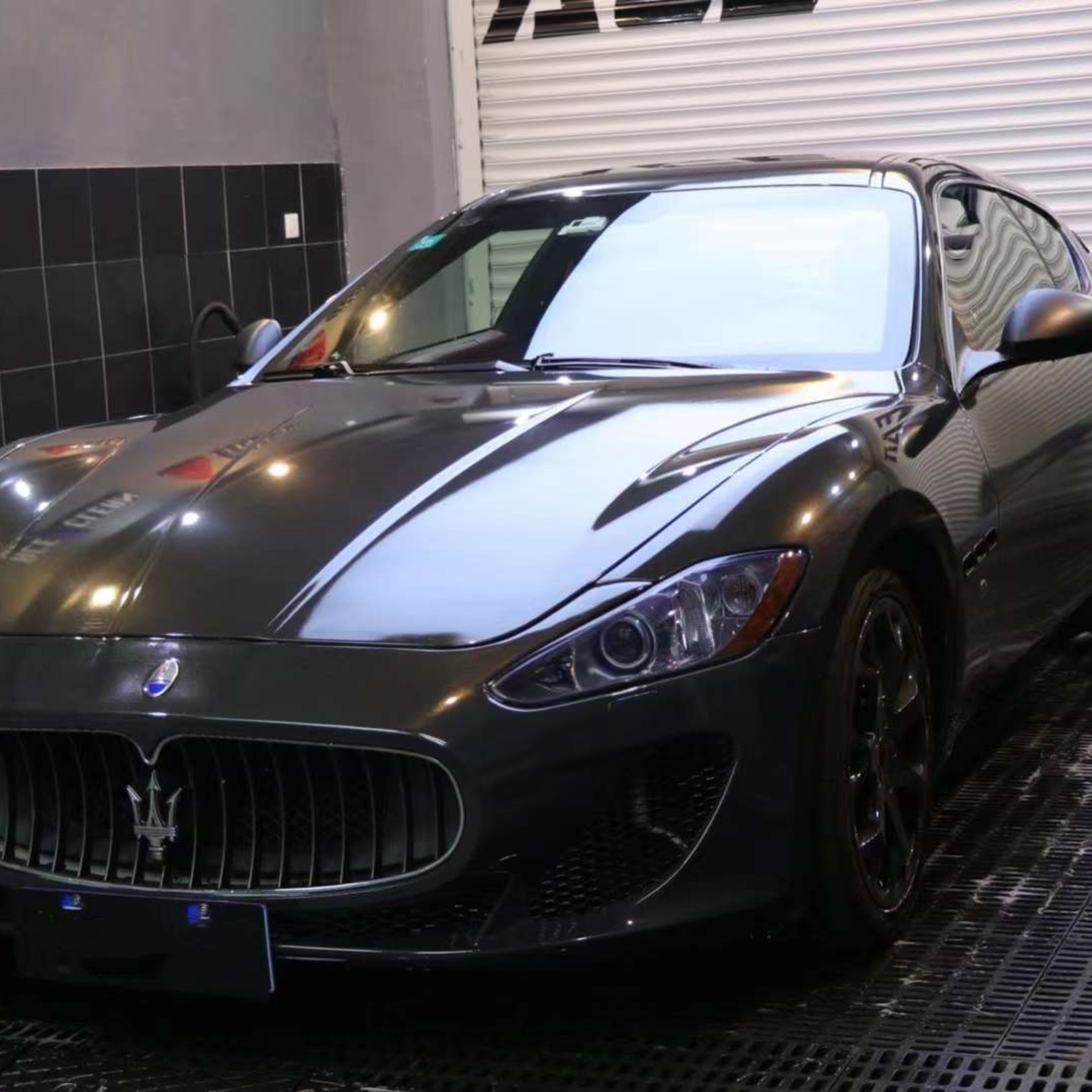 Gloss Metallic Graphite Gray Car Vinyl Wrap