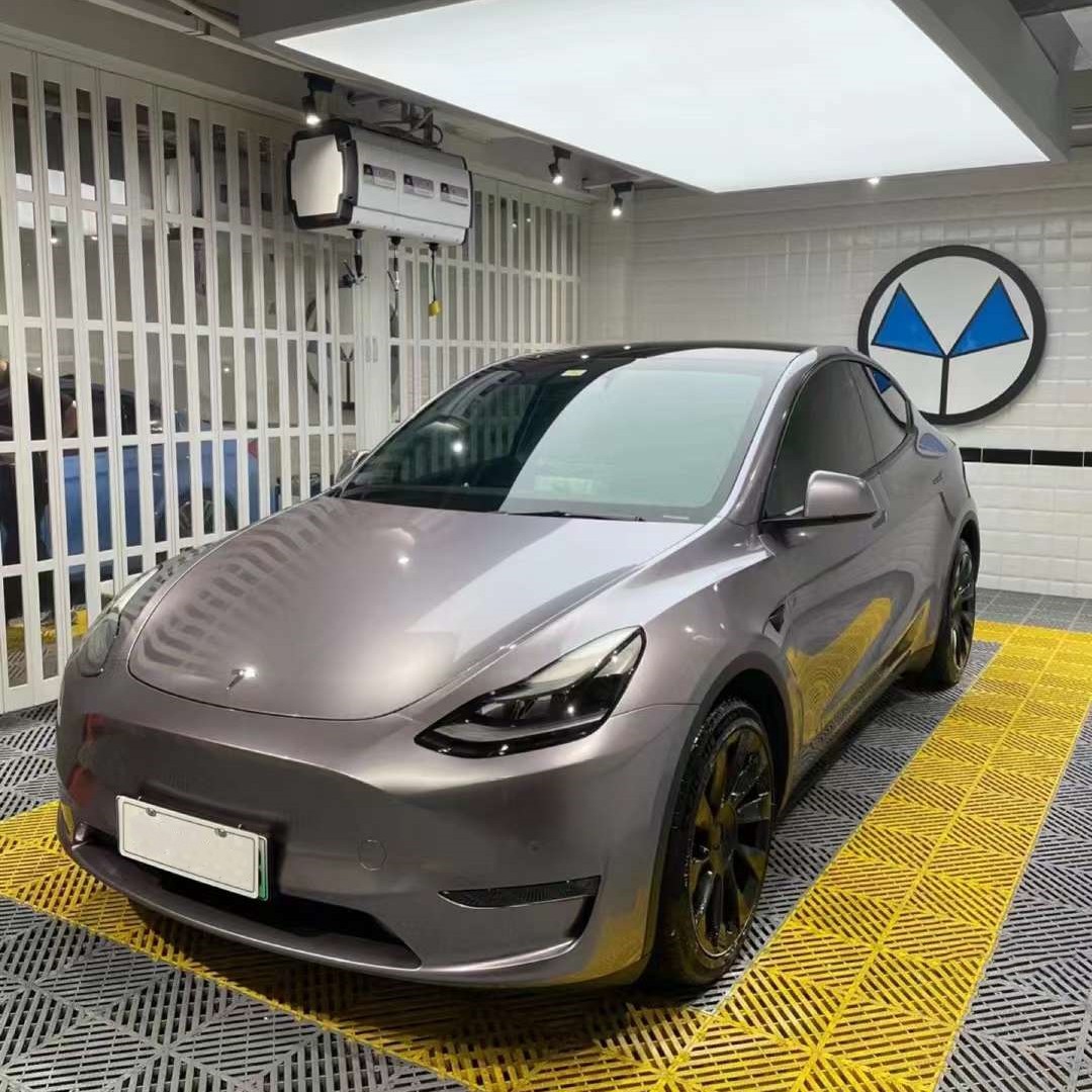 Gloss Metallic Titanium Gray Car Vinyl Wrap