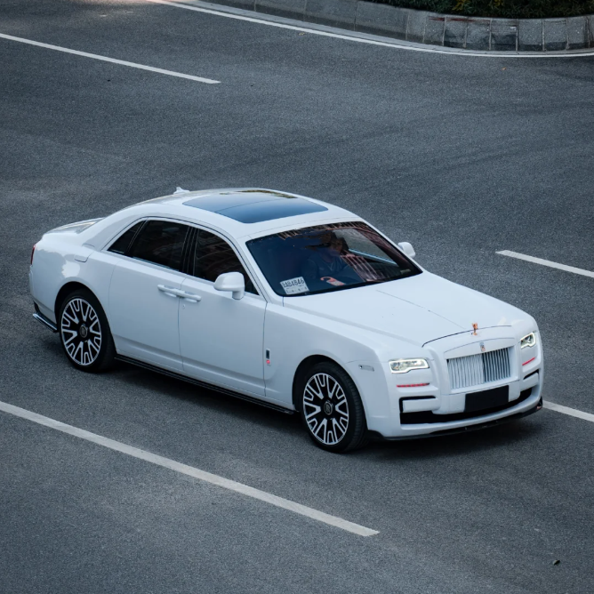 Gloss Crescent White Car Vinyl Wrap