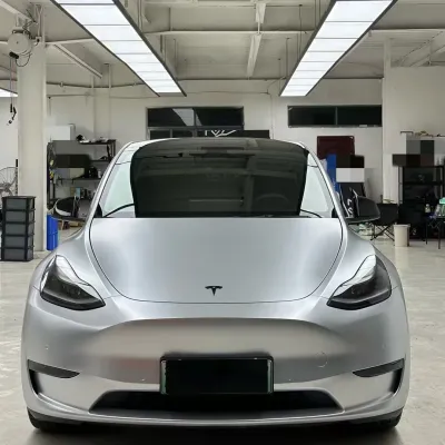 Matte Chrome Alexander Silver Car Vinyl Wrap 02