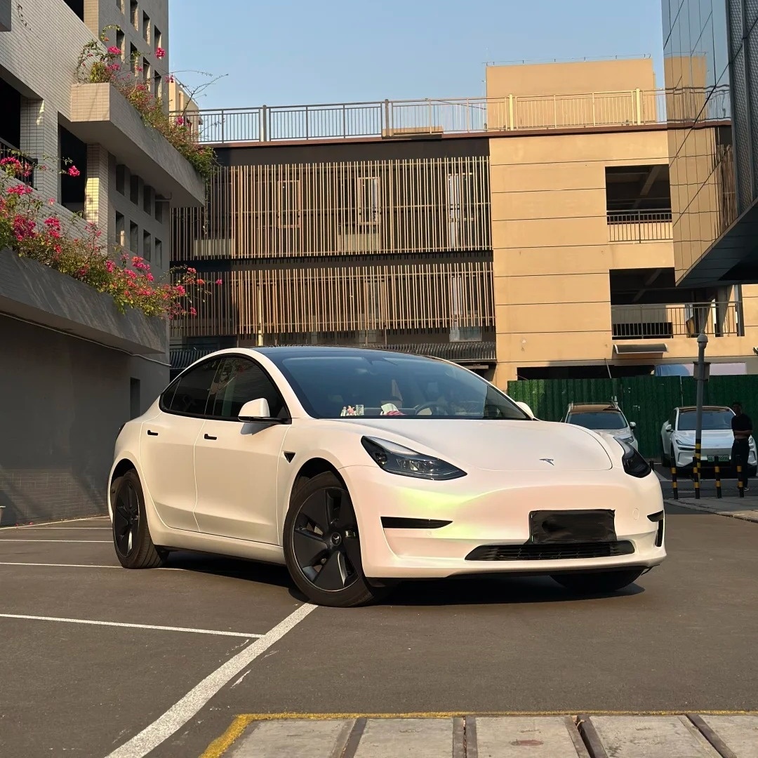 Matte Aurora White Car Vinyl Wrap