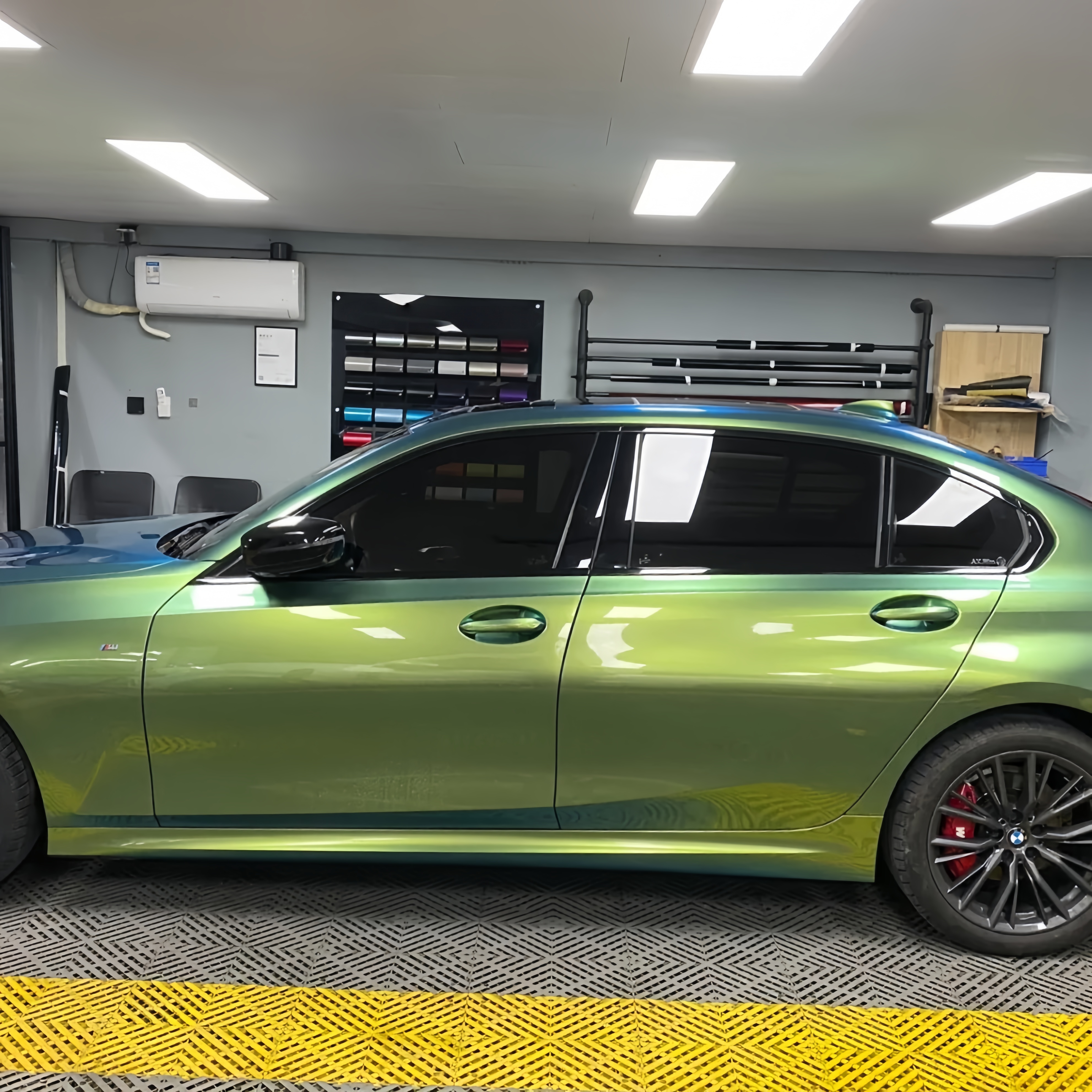 Glossy Chameleon Jungle Green Car Vinyl Wrap