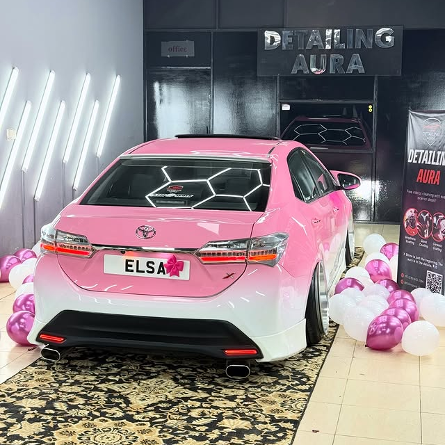 Gloss Customized Pink White Car Vinyl Wrap