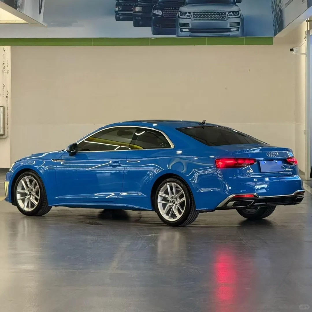 TPU Glossy Streamer Blue Paint Protection Film