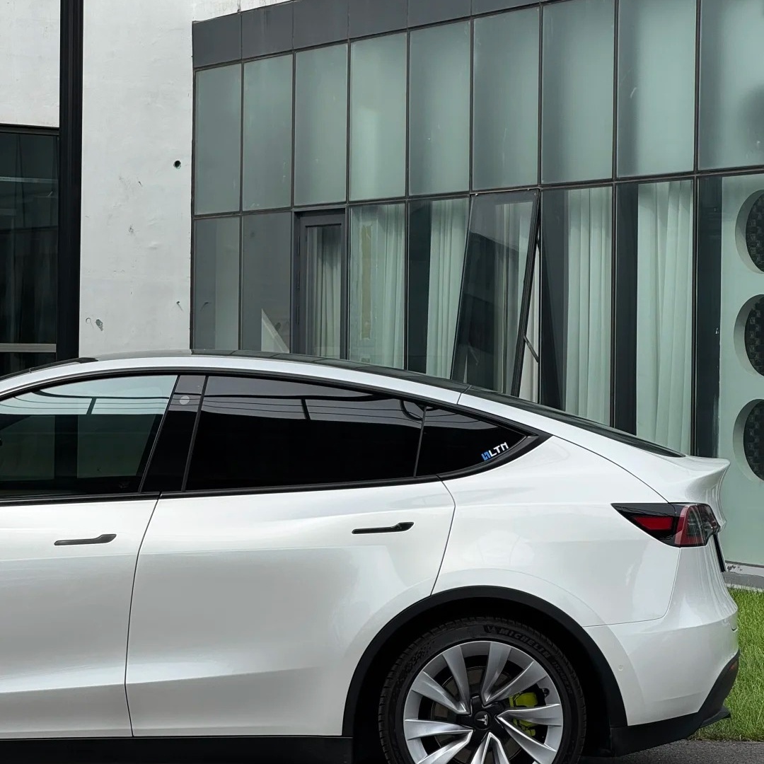 TPU Liquid Metallic Mousse White Paint Protection Film