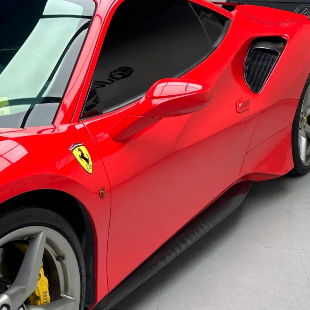 TPU Gloss Renovatting Ferrari Red Paint Protection Film