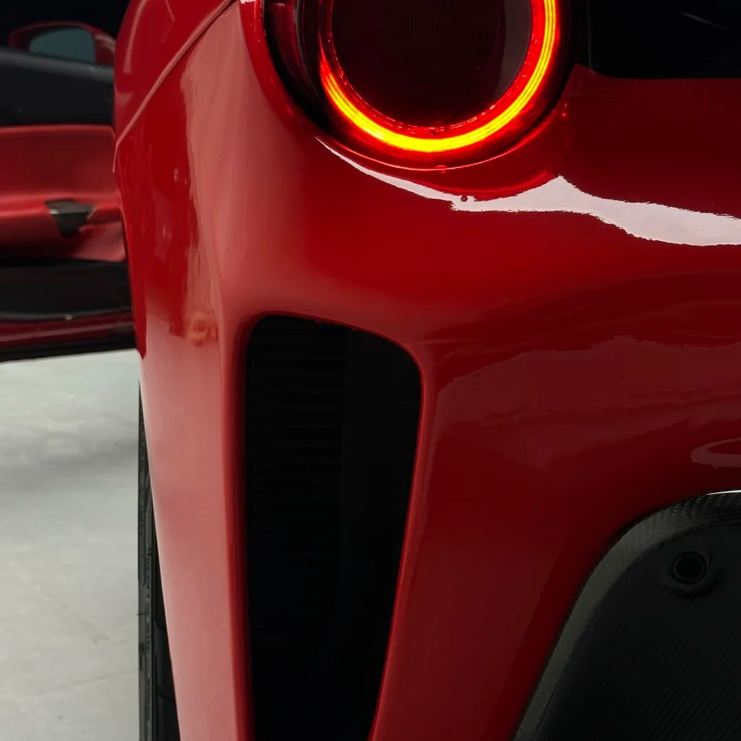 TPU Gloss Renovatting Ferrari Red Paint Protection Film