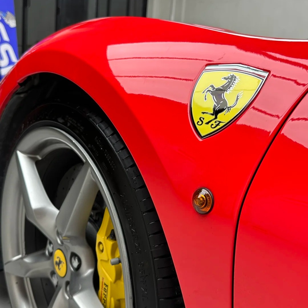 TPU Gloss Renovatting Ferrari Red Paint Protection Film