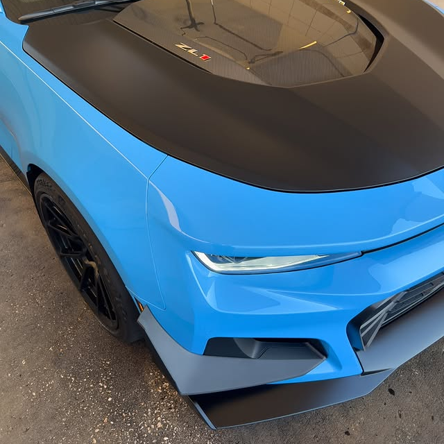 Gloss Crystal Blue Sky Car Vinyl Wrap