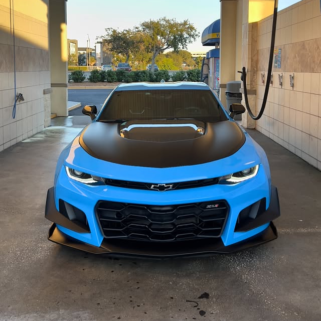 Gloss Crystal Blue Sky Car Vinyl Wrap