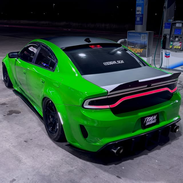 Super Gloss Viper Green Car Vinyl Wrap
