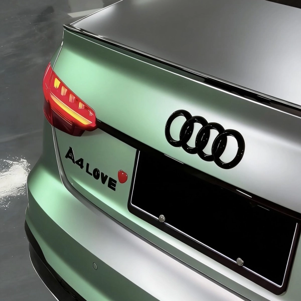 PET Glossy Technological Grey To Green Car Vinyl Wrap