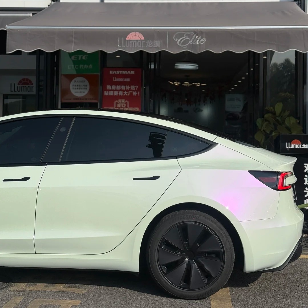 Gloss White Purple Car Vinyl Wrap
