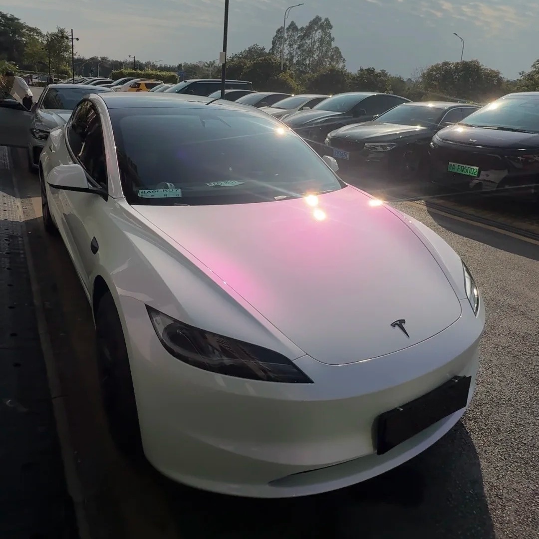 Gloss White Purple Car Vinyl Wrap