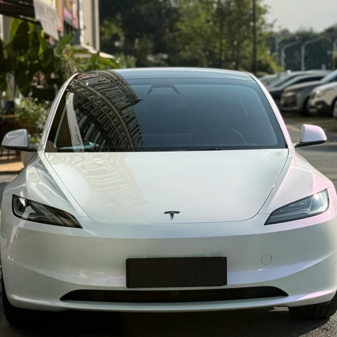 Gloss White Purple Car Vinyl Wrap