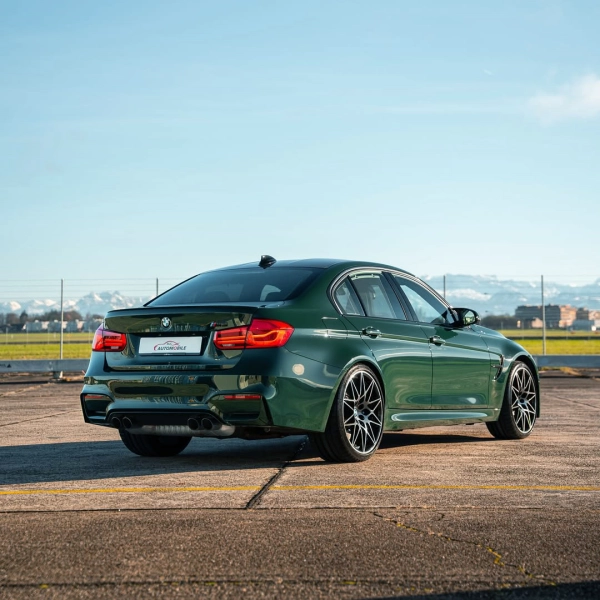 Gloss Metallic British Racing Green Car Vinyl Wrap