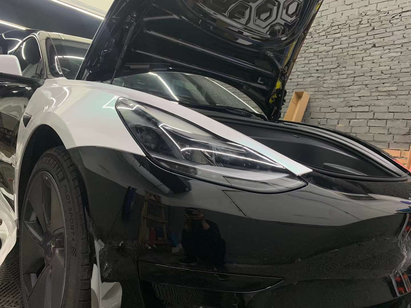 Metallic Gloss Aurora White Car Vinyl Wrap review jane 04