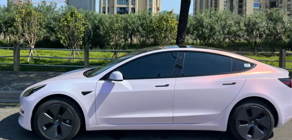 Gloss Metallic Pink to White Car Vinyl Wrap  review 0