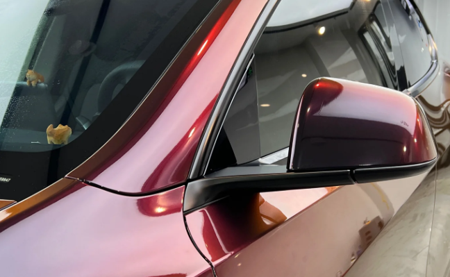 PET Gloss Shifting Red to Black Car Vinyl Wrap review 1