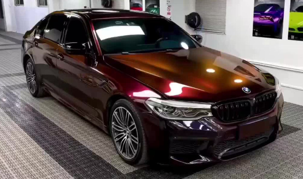 PET Gloss Shifting Red to Black Car Vinyl Wrap review 1