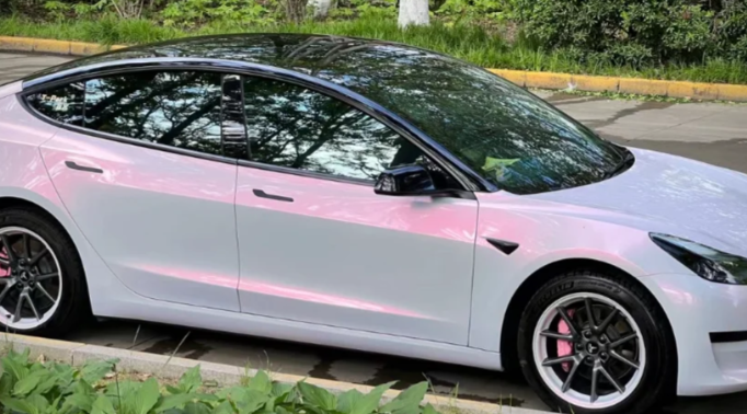 Gloss Metallic Pink to White Car Vinyl Wrap  review 1