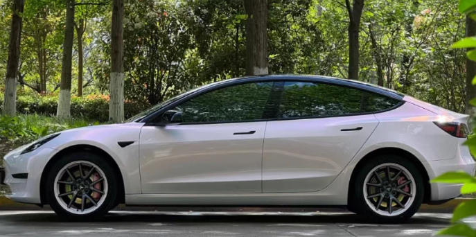 Gloss Metallic Pink to White Car Vinyl Wrap  review 2