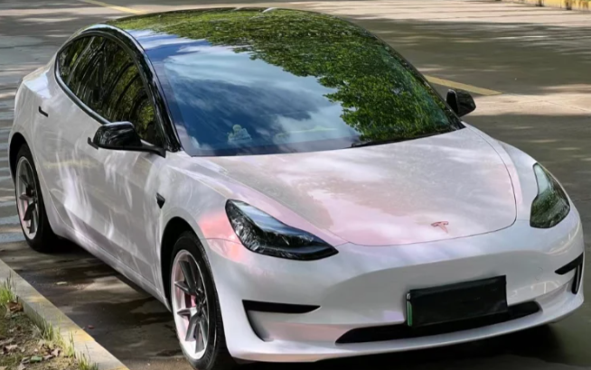 Gloss Metallic Pink to White Car Vinyl Wrap  review 3