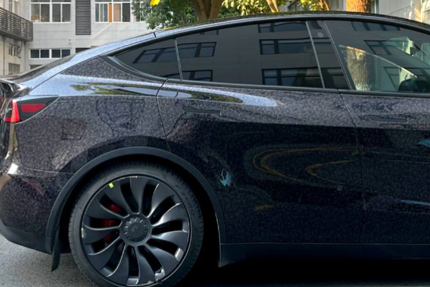 Gloss Black Forged Carbon Car Vinyl Wrap review 1